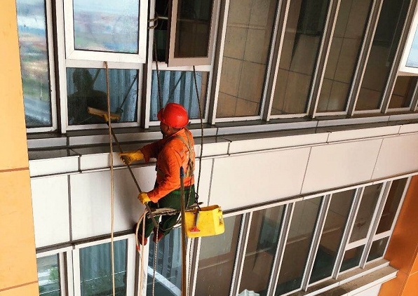 高空外墻如何清洗？教你5種不同材質外墻清洗